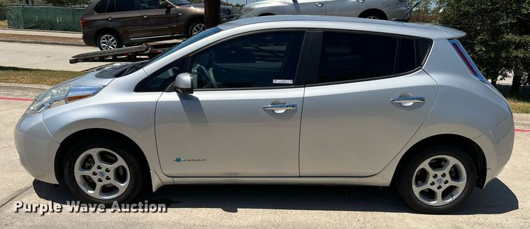 image for item LF9419 2013 Nissan Leaf