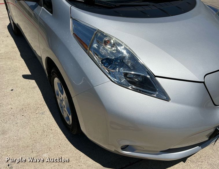 image for item LF9419 2013 Nissan Leaf