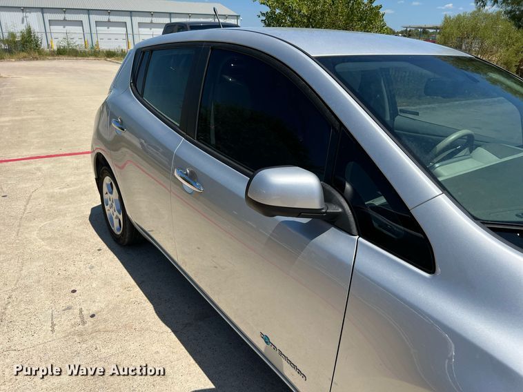 image for item LF9419 2013 Nissan Leaf