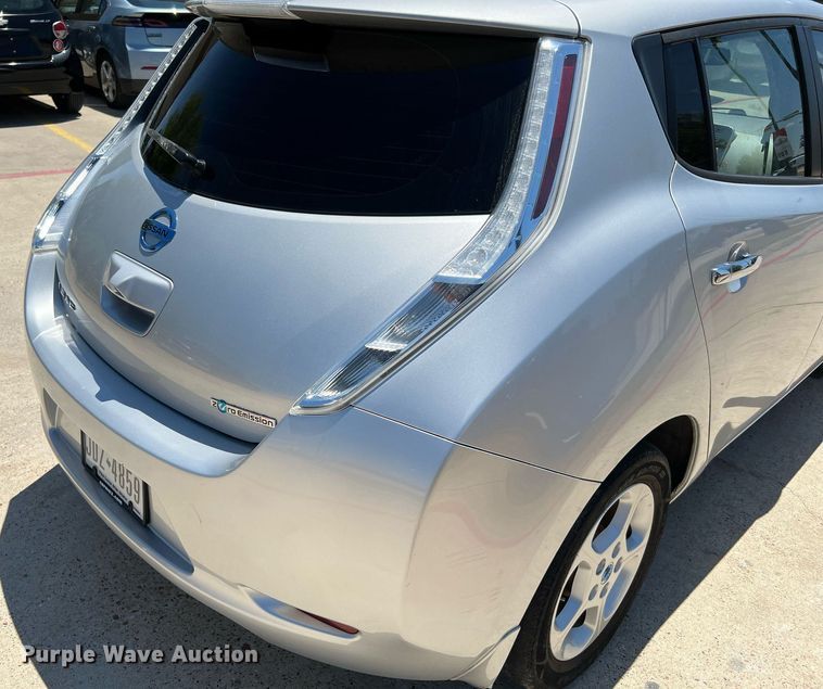 image for item LF9419 2013 Nissan Leaf