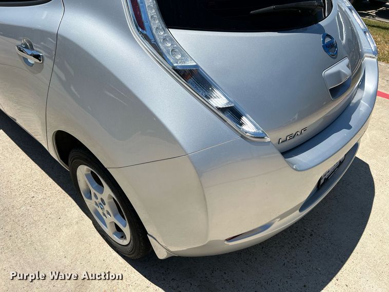 image for item LF9419 2013 Nissan Leaf