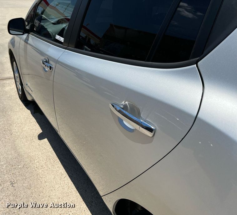 image for item LF9419 2013 Nissan Leaf