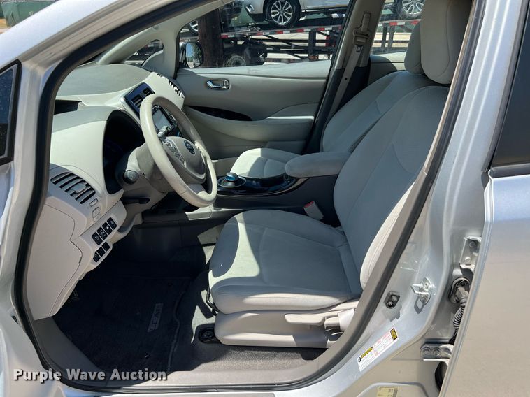 image for item LF9419 2013 Nissan Leaf