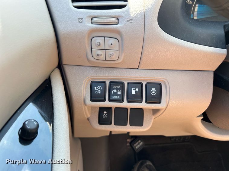 image for item LF9419 2013 Nissan Leaf