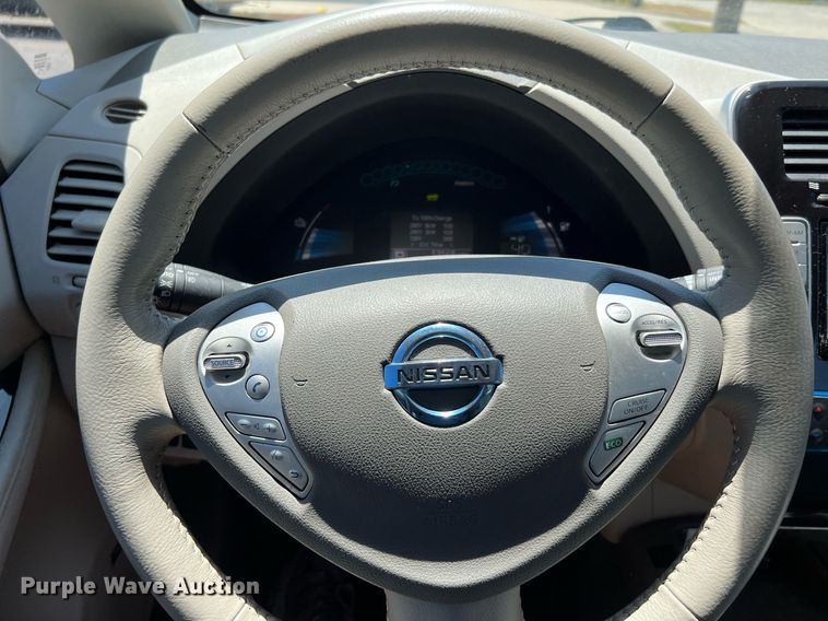 image for item LF9419 2013 Nissan Leaf