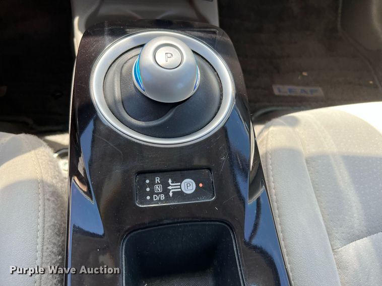 image for item LF9419 2013 Nissan Leaf