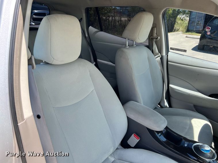 image for item LF9419 2013 Nissan Leaf