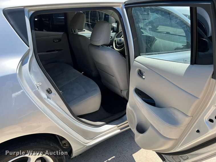 image for item LF9419 2013 Nissan Leaf