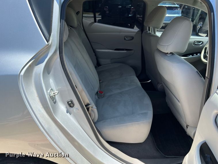 image for item LF9419 2013 Nissan Leaf