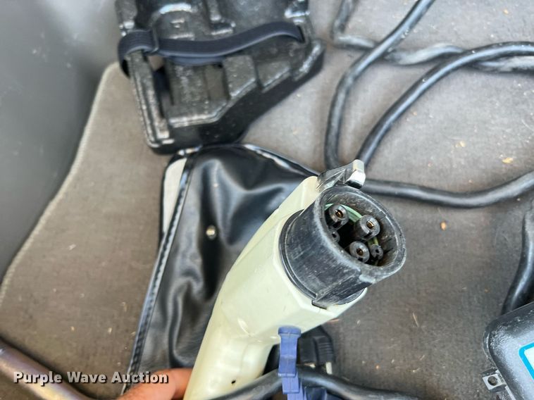 image for item LF9419 2013 Nissan Leaf