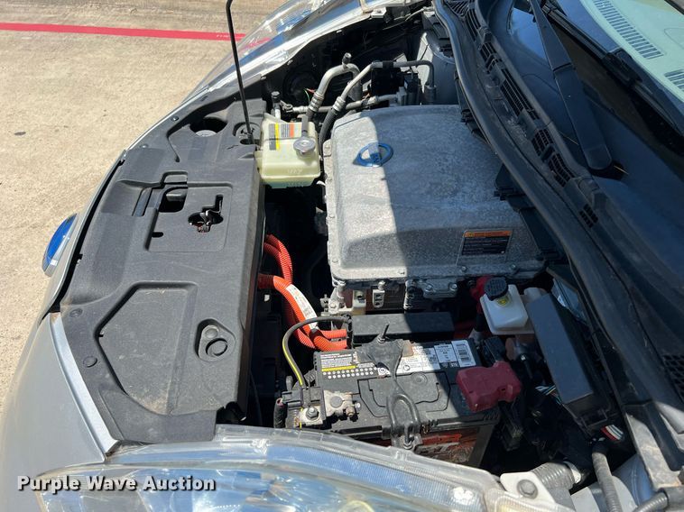 image for item LF9419 2013 Nissan Leaf