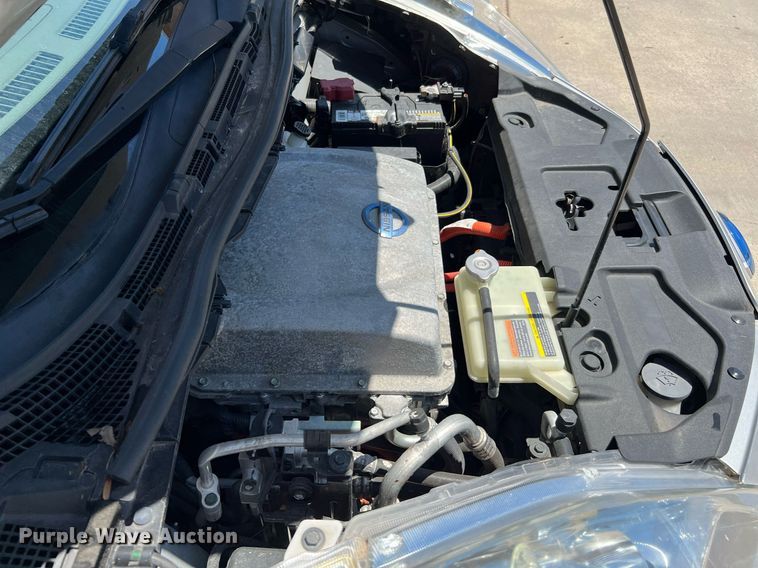 image for item LF9419 2013 Nissan Leaf