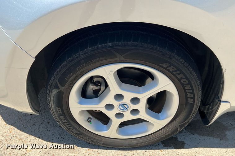 image for item LF9419 2013 Nissan Leaf