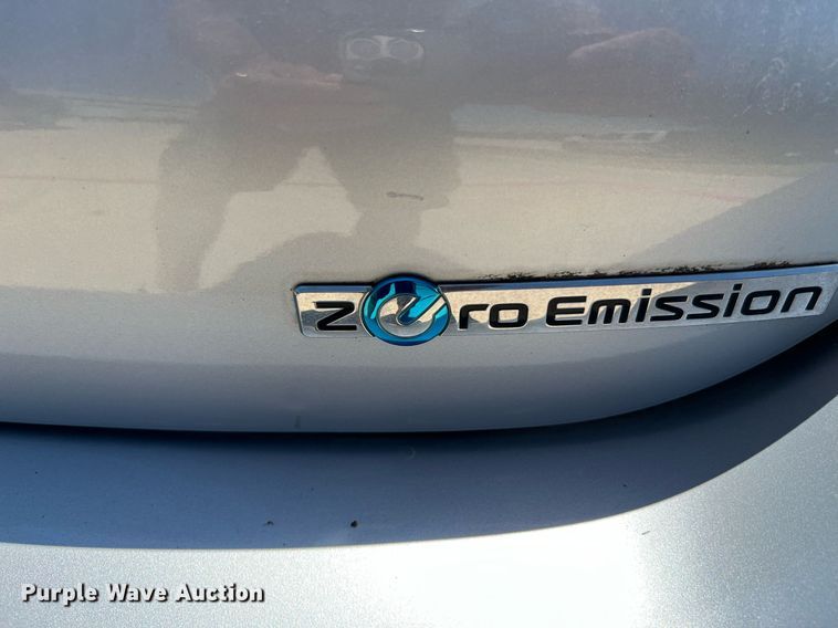 image for item LF9419 2013 Nissan Leaf