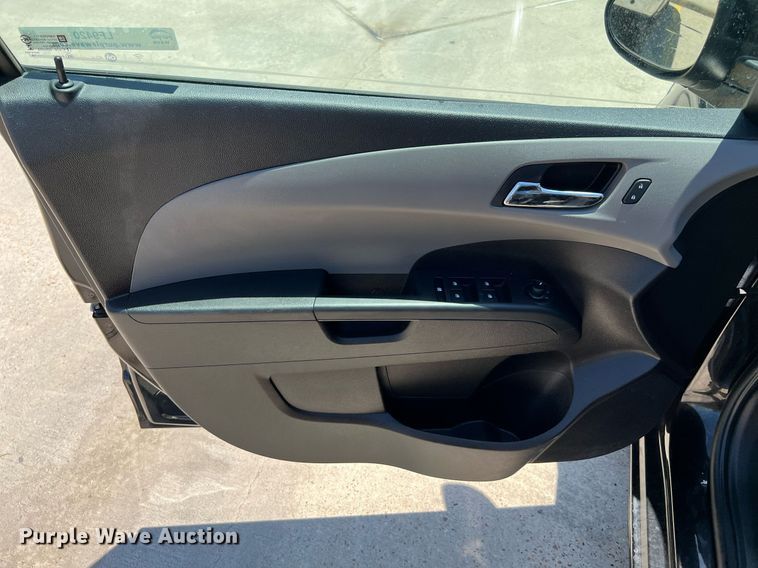 image for item LF9420 2016 Chevrolet Sonic LT