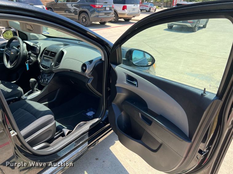 image for item LF9420 2016 Chevrolet Sonic LT