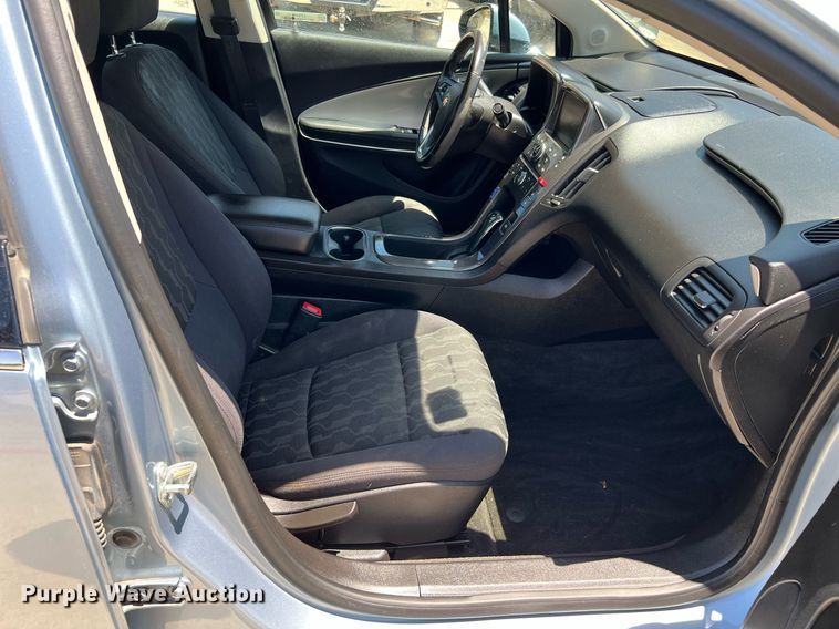 image for item LF9421 2014 Chevrolet Volt