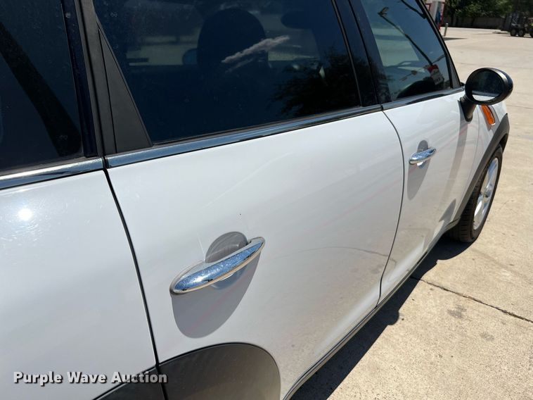 image for item LF9422 2011 Mini Cooper