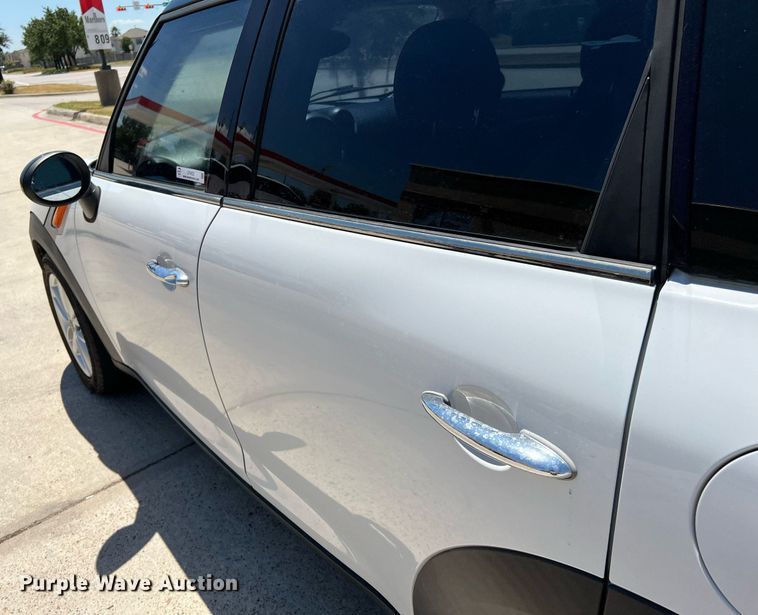 image for item LF9422 2011 Mini Cooper