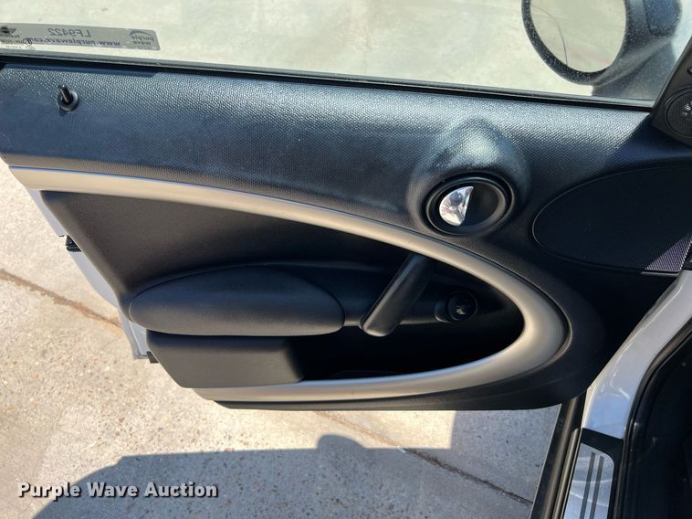 image for item LF9422 2011 Mini Cooper