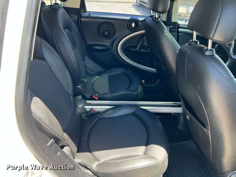 image for item LF9422 2011 Mini Cooper