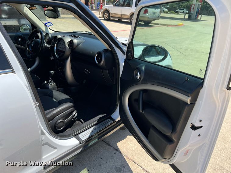 image for item LF9422 2011 Mini Cooper