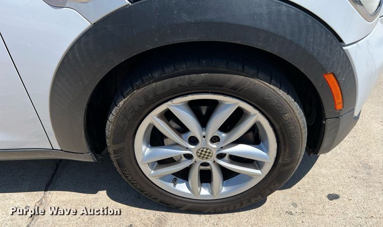 image for item LF9422 2011 Mini Cooper