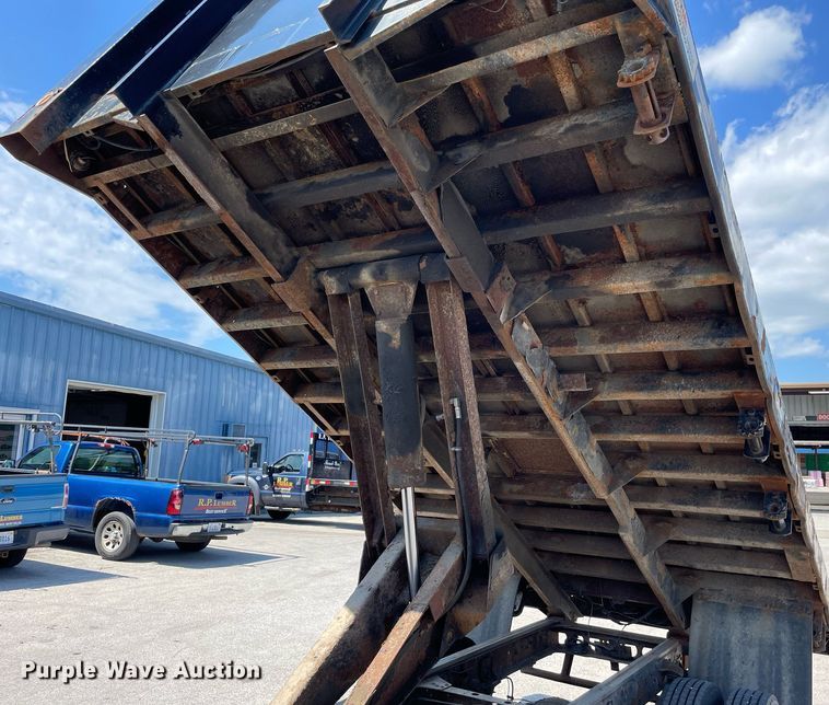 image for item LJ9785 2007 Isuzu NPR  dump flatbed truck