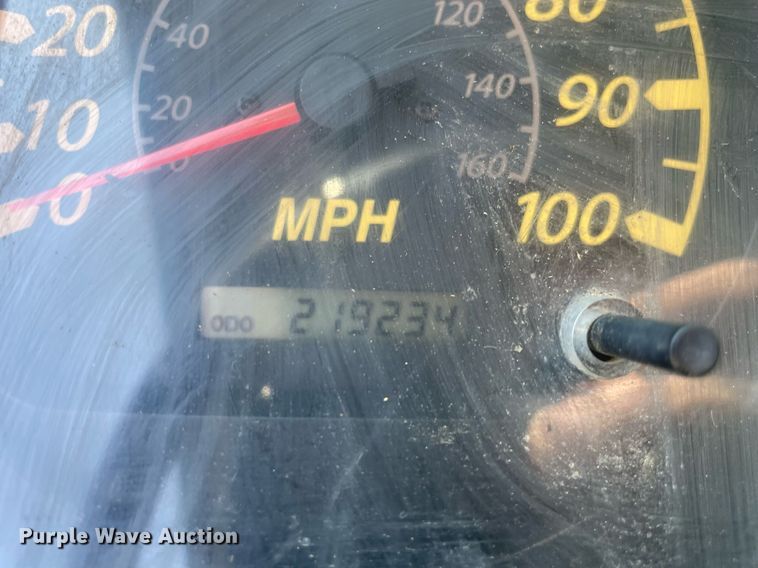 image for item LJ9785 2007 Isuzu NPR  dump flatbed truck