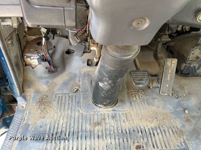 image for item LJ9785 2007 Isuzu NPR  dump flatbed truck