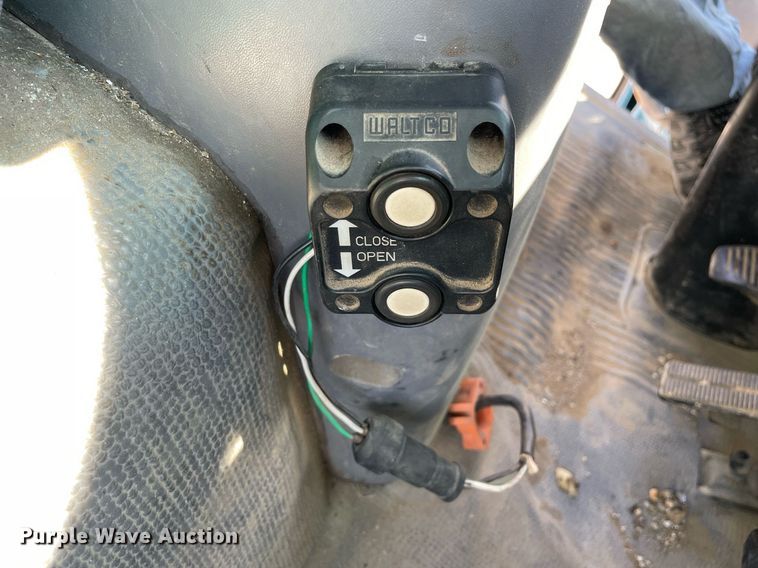 image for item LJ9785 2007 Isuzu NPR  dump flatbed truck