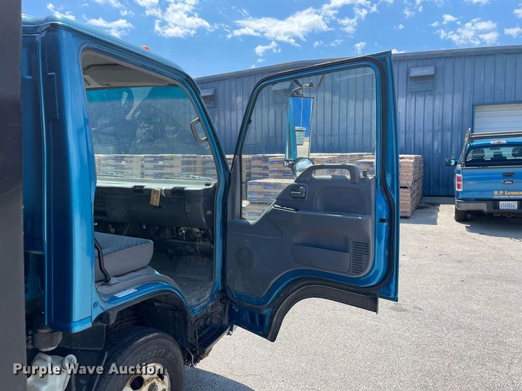 image for item LJ9785 2007 Isuzu NPR  dump flatbed truck