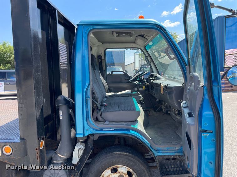 image for item LJ9785 2007 Isuzu NPR  dump flatbed truck