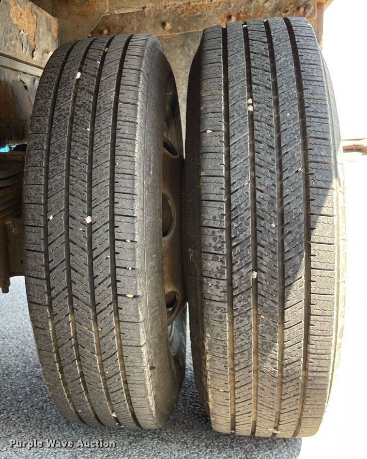 image for item LJ9785 2007 Isuzu NPR  dump flatbed truck