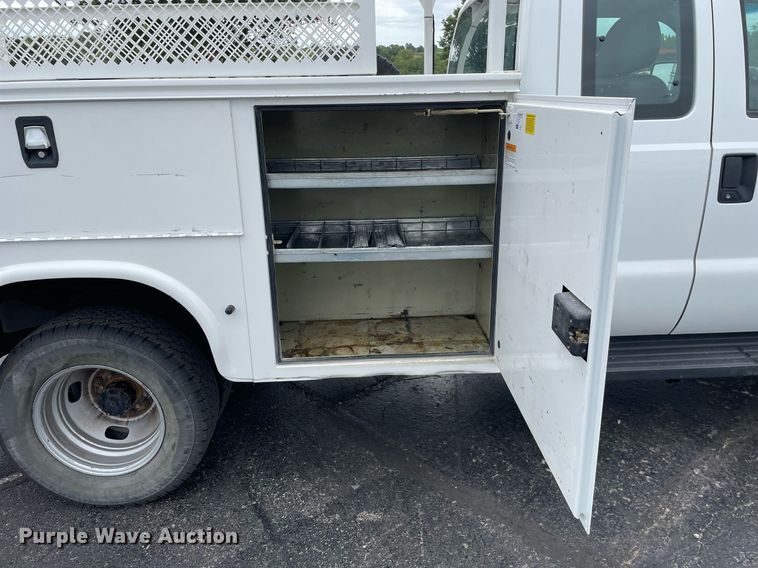 image for item LJ9787 2014 Ford F350 Super Duty XL  SuperCab utility bed pickup truck