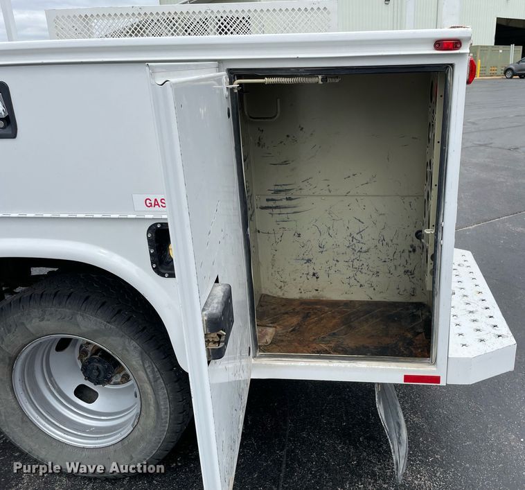 image for item LJ9787 2014 Ford F350 Super Duty XL  SuperCab utility bed pickup truck