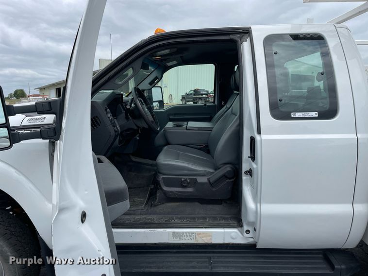 image for item LJ9787 2014 Ford F350 Super Duty XL  SuperCab utility bed pickup truck