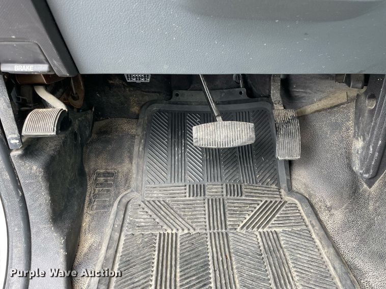 image for item LJ9787 2014 Ford F350 Super Duty XL  SuperCab utility bed pickup truck