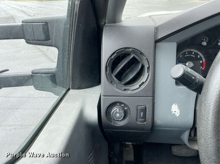 image for item LJ9787 2014 Ford F350 Super Duty XL  SuperCab utility bed pickup truck