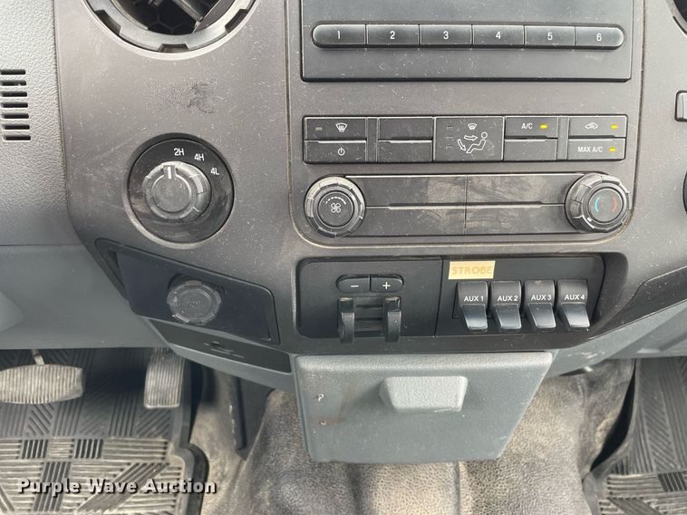 image for item LJ9787 2014 Ford F350 Super Duty XL  SuperCab utility bed pickup truck