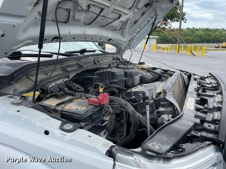 image for item LJ9787 2014 Ford F350 Super Duty XL  SuperCab utility bed pickup truck