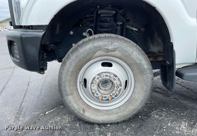 image for item LJ9787 2014 Ford F350 Super Duty XL  SuperCab utility bed pickup truck