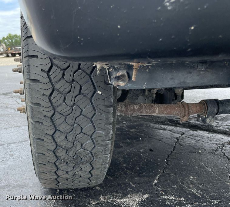 image for item LJ9787 2014 Ford F350 Super Duty XL  SuperCab utility bed pickup truck