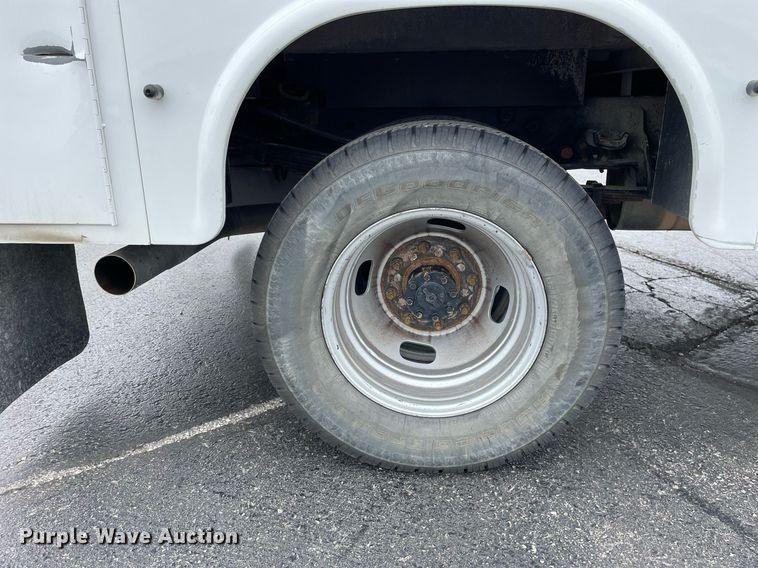 image for item LJ9787 2014 Ford F350 Super Duty XL  SuperCab utility bed pickup truck