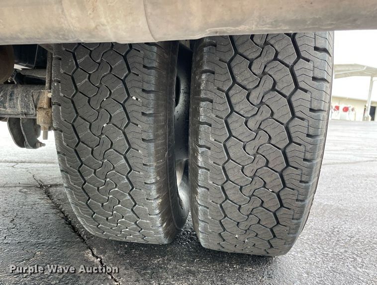 image for item LJ9787 2014 Ford F350 Super Duty XL  SuperCab utility bed pickup truck