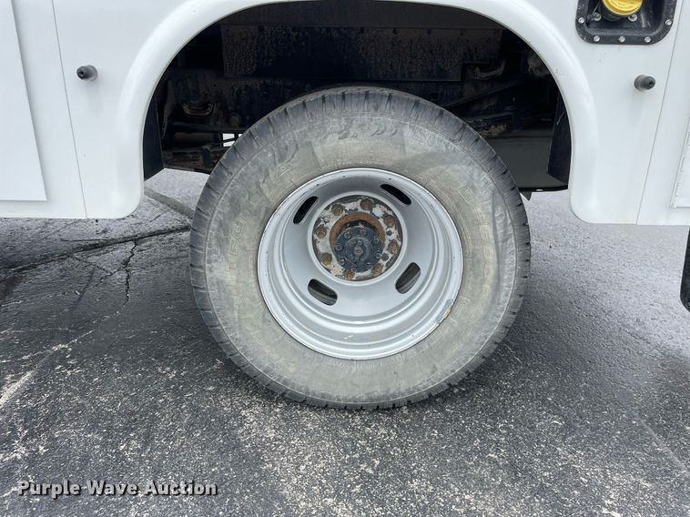 image for item LJ9787 2014 Ford F350 Super Duty XL  SuperCab utility bed pickup truck