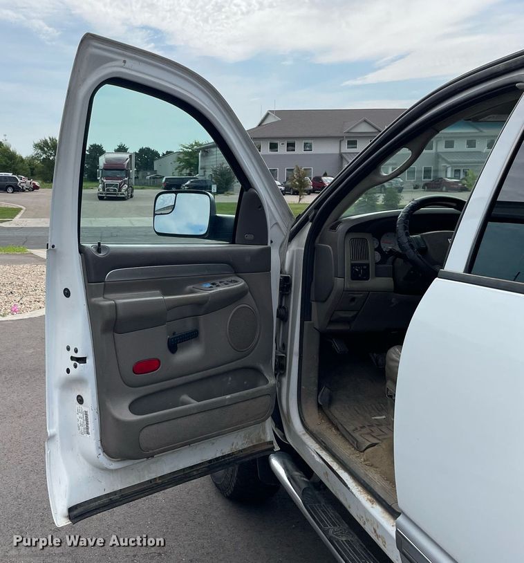 image for item LJ9788 2004 Dodge Ram 3500HD Laramie  Quad Cab pickup truck