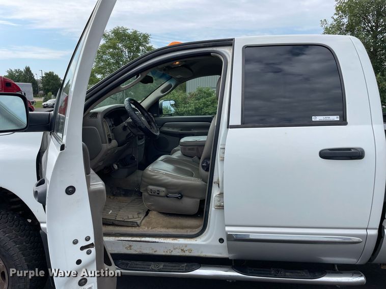 image for item LJ9788 2004 Dodge Ram 3500HD Laramie  Quad Cab pickup truck