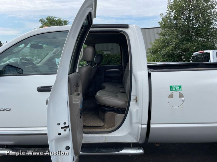 image for item LJ9788 2004 Dodge Ram 3500HD Laramie  Quad Cab pickup truck