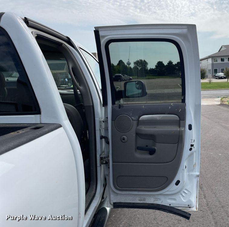 image for item LJ9788 2004 Dodge Ram 3500HD Laramie  Quad Cab pickup truck